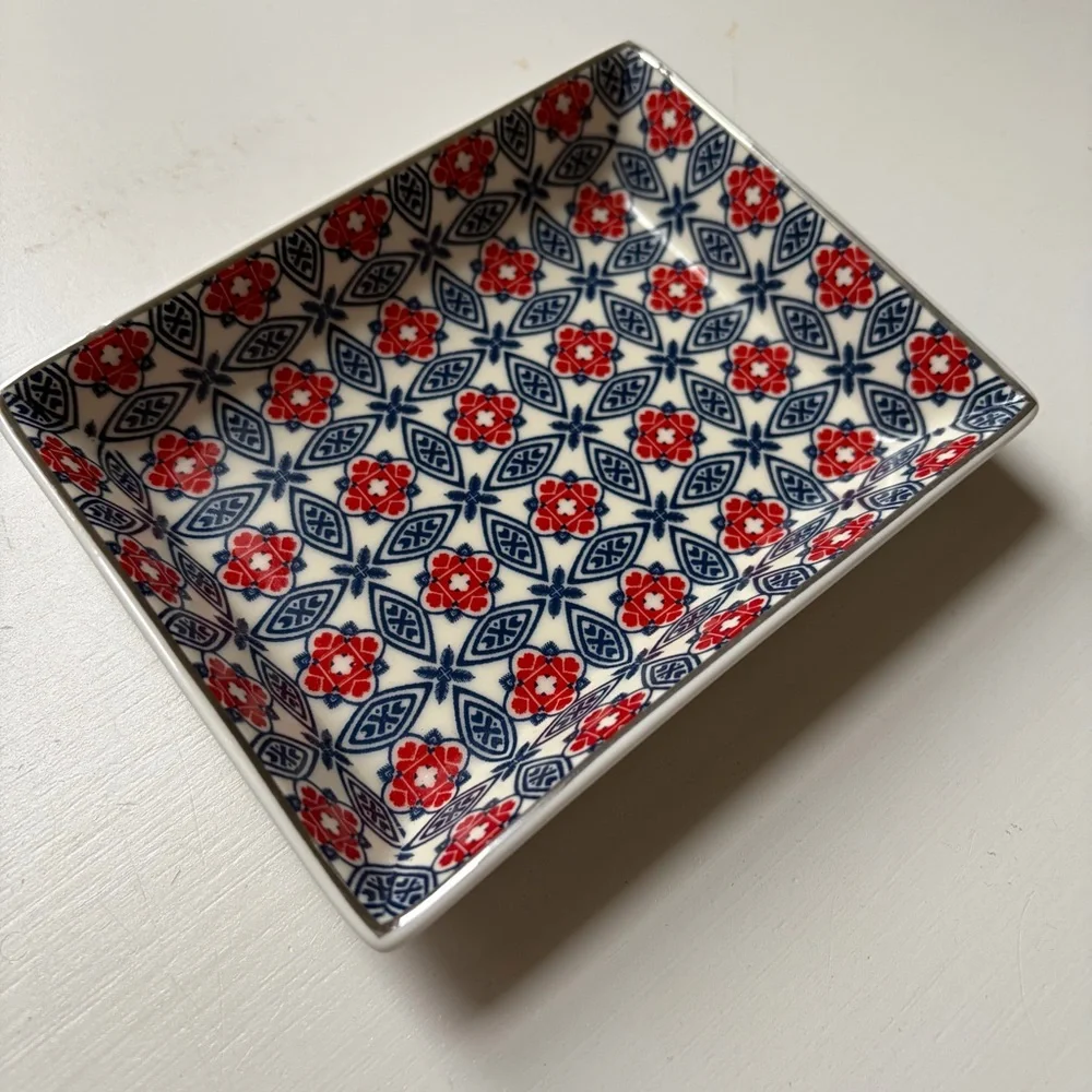 J.Crew Blue and Red Pattern Trinket Coin Jewelry Dish 4.25 x 5.5 in